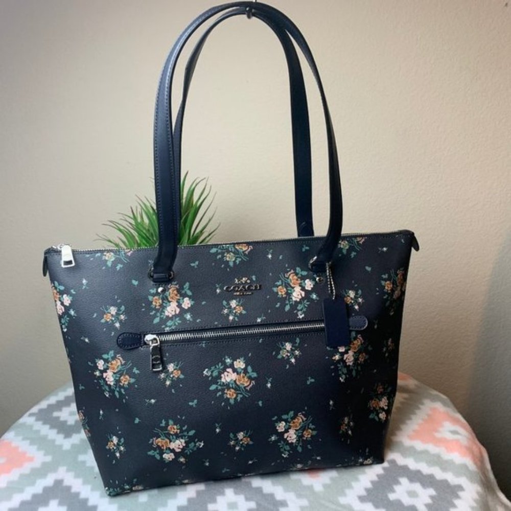 GALLERY TOTE WITH VICTORIAN FLORAL PRINT